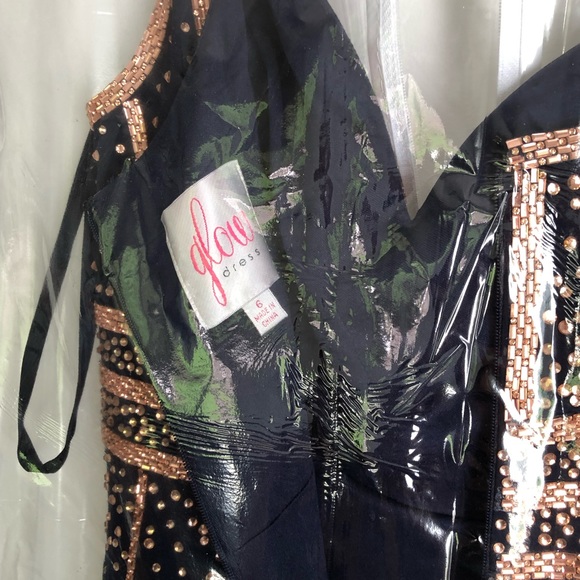 Like New Dress, Rose Gold GLOW Formal Prom Homecoming Dress Sz 6 - Picture 5 of 8